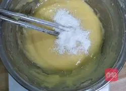 Illustration of how to make chiffon cake 3
