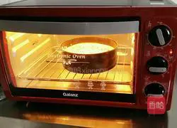 Illustration of how to make eight-inch chiffon cake 14