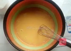 Illustration of how to make chiffon cake 3 