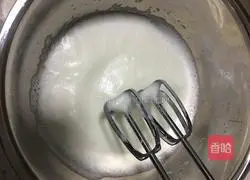 Illustration of how to make eight-inch chiffon cake 9