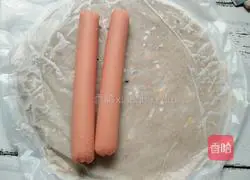 Illustration of how to make ham sausage rolls 2