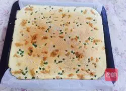 Illustration of how to make chive and meat floss cake rolls 12