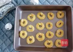 qu Illustration of how to make strange biscuits 10