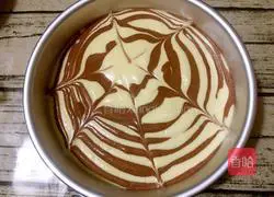 Zebra pattern chiffon cake (eight-inch) recipe 18