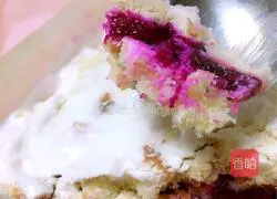 Illustration of how to make dragon fruit cream layer cake box 8
