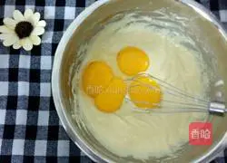 Illustration of how to make orange cake roll 5