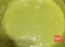 Illustration of how to make eight-inch matcha chiffon cake 3