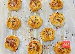 Illustration of how to make honey bean cheese cake 14