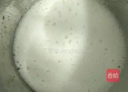 Illustration of how to make eight-inch chiffon cake 9