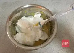 Illustration of how to make original chiffon cake 4