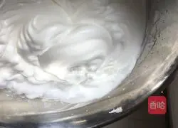 Illustration of how to make eight-inch chiffon cake 9