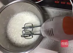 Illustration of how to make 8-inch chiffon cake 3