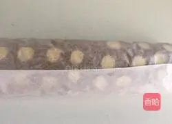 Illustration of how to make polka dot cake rolls 20