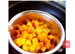 Illustration of homemade pumpkin pie 2