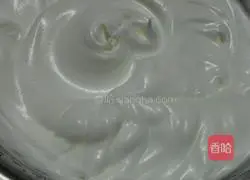 Illustration of how to make two-color chiffon honey bean cake 9