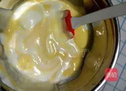 Illustration of how to make meat floss cake rolls 10