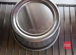 Illustration of how to make chiffon cake 9