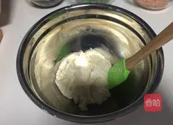 Illustration of how to make chives, seaweed and meat floss cake rolls 5