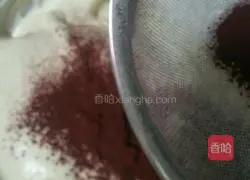 Red Velvet Cake Roll Recipe Illustration 9