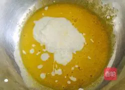 Illustration of how to make six-inch yogurt chiffon cake 4