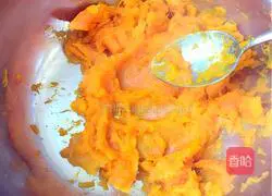 Pumpkin Chiffon Cake Recipe Illustration 3