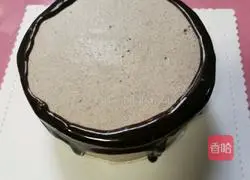 Oreo Salted Cream Drip Cake Recipe Illustration 13