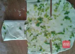Illustration of how to make scallion pancakes 3