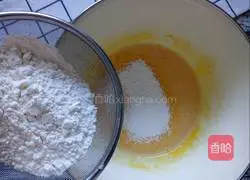 Illustration of how to make six-inch chiffon cake 8