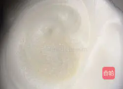 Illustration of how to make chiffon cake 3