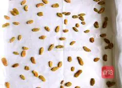 Illustration of how to make raisin cake rolls 14