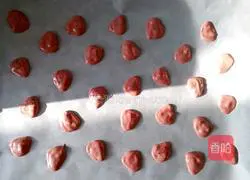 Strawberry Painted Cake Roll Illustration of how to do it 10