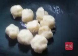 Illustration of how to make pan-fried potato pancakes 10