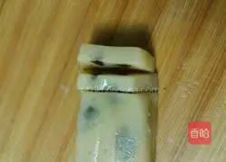 raisins Illustration of how to make cookies 7