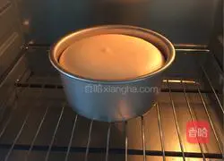 Illustration of how to make six-inch chiffon cake 15