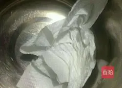 Red Velvet Cake Roll Recipe Illustration 2