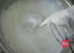 Strawberry Cake Roll Recipe Illustration 5