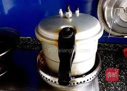 Illustration of how to make purple sweet potato cake 6