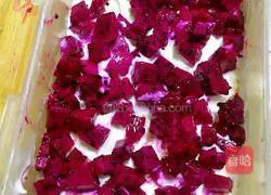 Illustration of how to make dragon fruit cream layer cake box 6