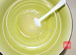 Illustration of how to make cream fruit cake roll 2