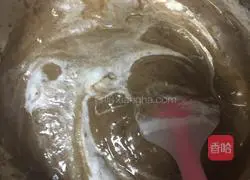 Illustration of how to make eight-inch cocoa chiffon cake 3