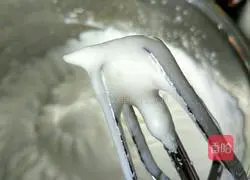 Illustration of how to make eight-inch chiffon cake 12