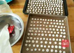 Illustration of how to make strawberry melted beans 13