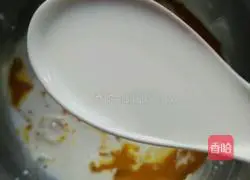 Illustration of how to make meat floss cake rolls 2