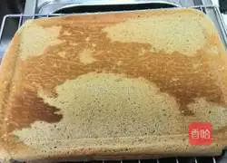 Illustration of how to make coffee wine cake rolls 16