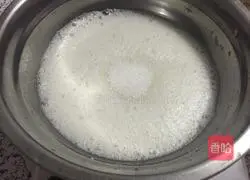 Illustration of how to make chiffon cake 9