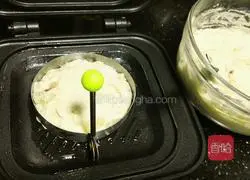 Illustration of how to make grape milk pancakes (round) 12