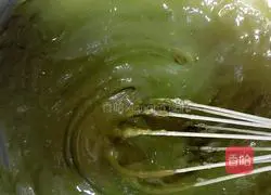 Illustration of how to make matcha cake roll 5