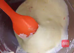 Illustration of how to make chiffon cake 8