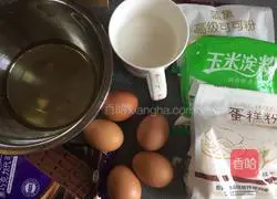 Illustration of how to make 8-inch cocoa chiffon cake 1