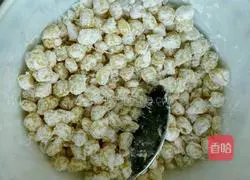 Illustration of how to make corn tortillas 1